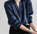 Bluser dame med satin og slå-om-design