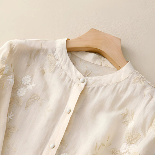 Bluse til kvinder med broderi og gennemsigtige ærmer