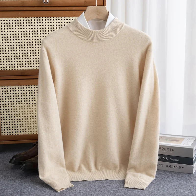 Højhalset strikbluse til kvinder med rullet halskant - Beige