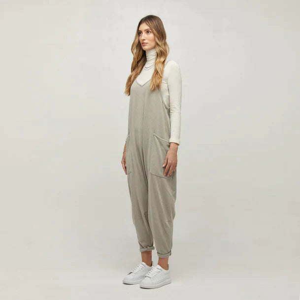 Jumpsuit til kvinder med brede stropper og vide ben