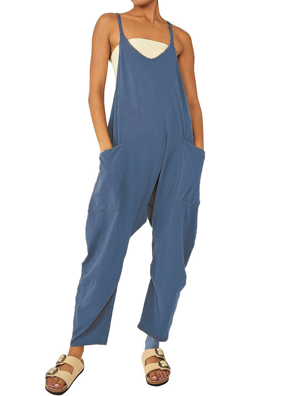 Jumpsuit til kvinder med smalle stropper og rummeligt snit - Lyseblå