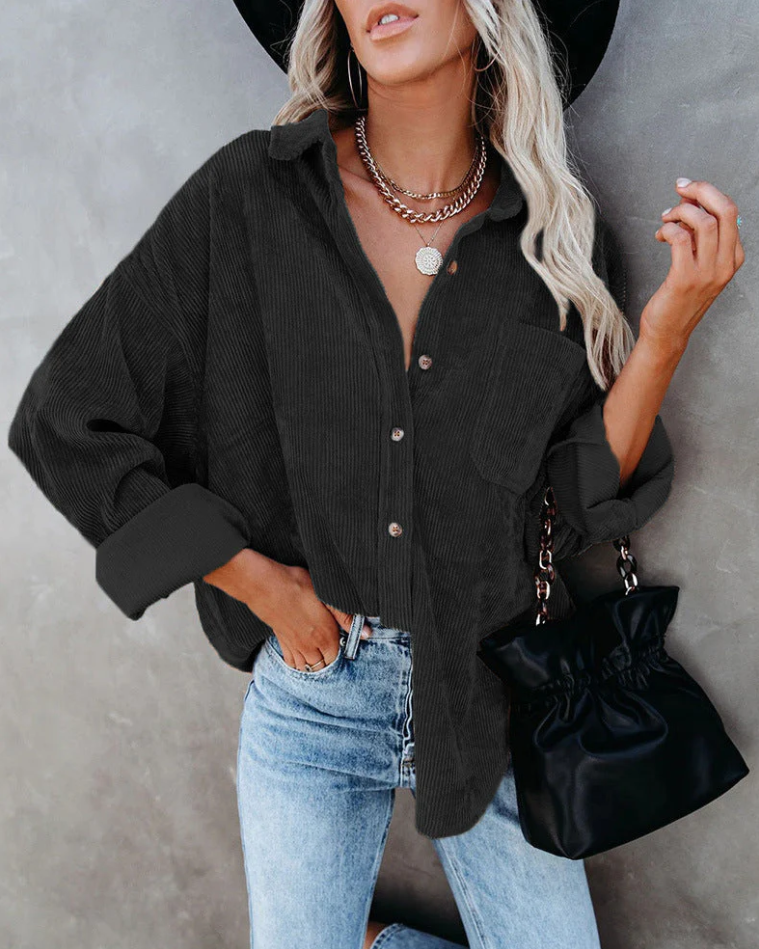 Overshirt til kvinder med riflet overflade og brystlommer