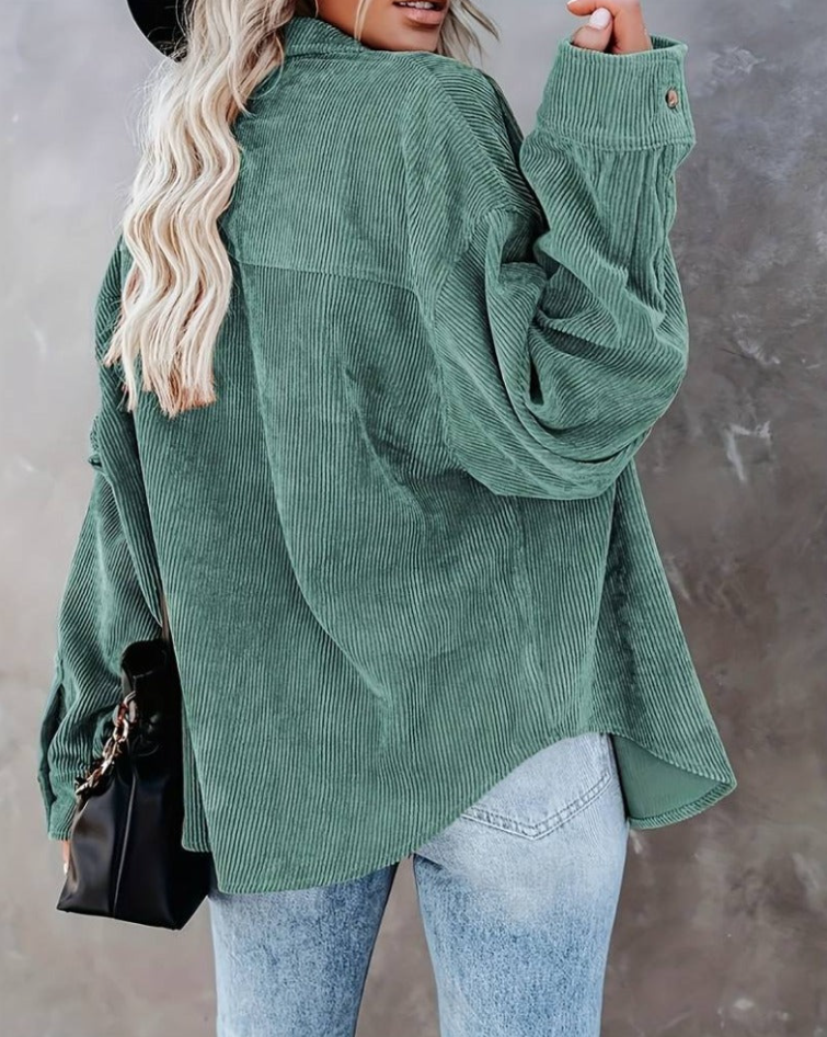 Overshirt til kvinder med riflet overflade og brystlommer