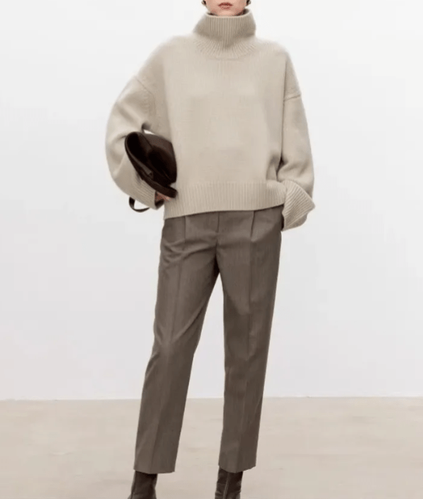 Oversized rullekravepullover til kvinder med vide ærmer - Beige